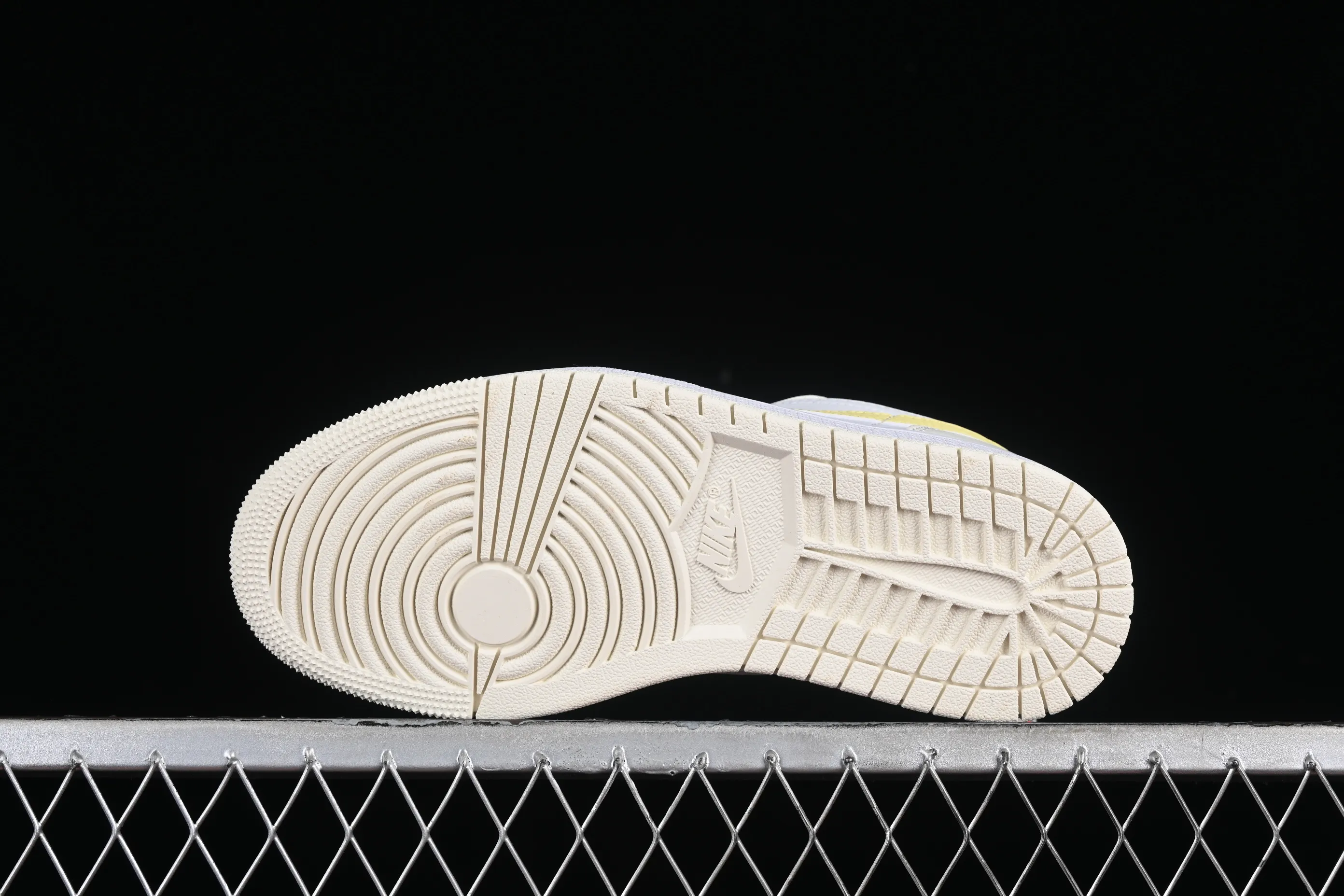All categories Air Jordan Jordan series basketball shoes Air Jordan 1 Low Z version Air Jordan 1 Low AJ1 Joe 1 lemon yellow low-top cultural and leisure sports sneakers FV8486-181